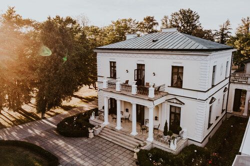 Oficyna Pałac Rozalin